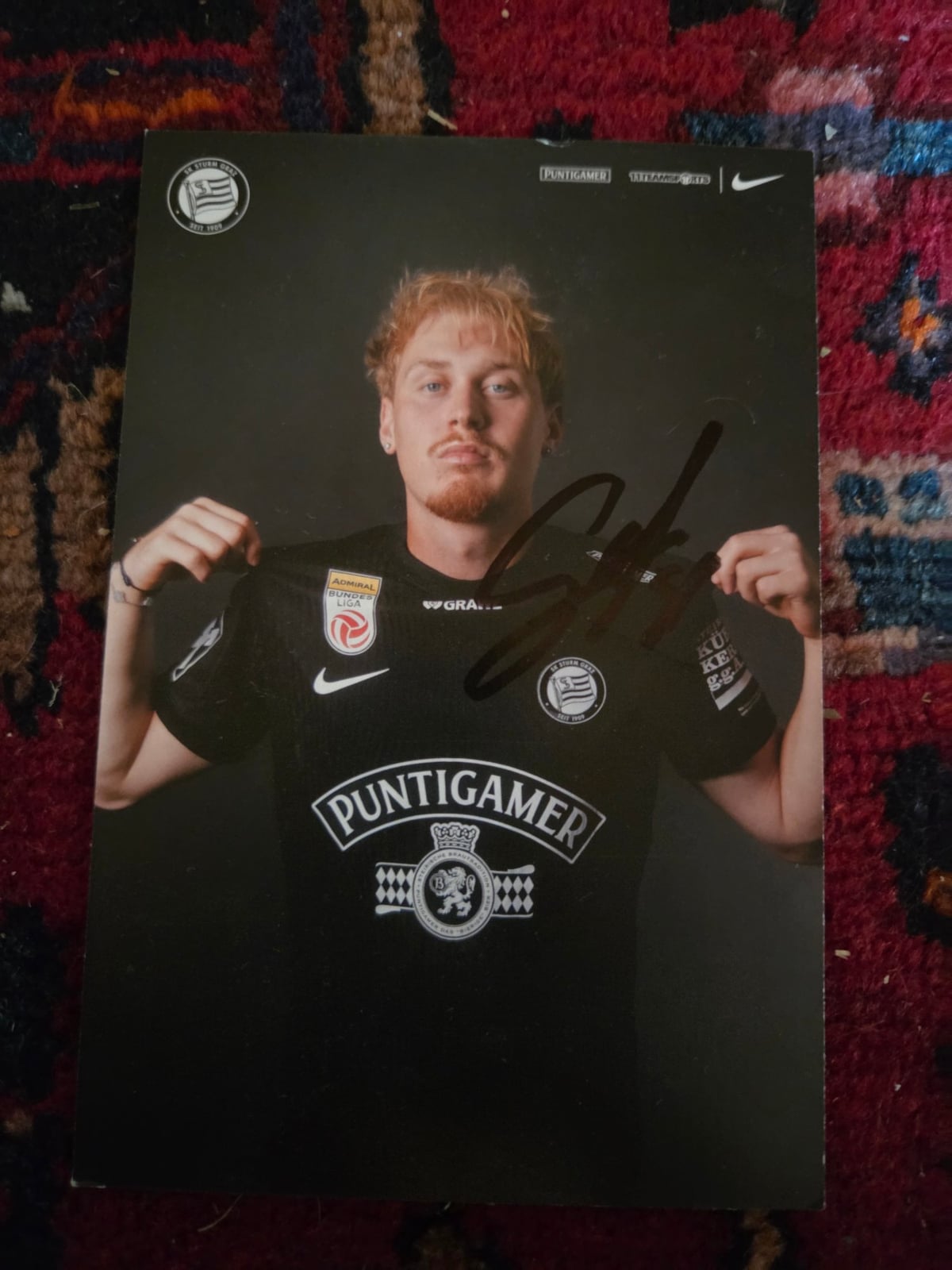 Niklas Geyrhofer – Vorderseite